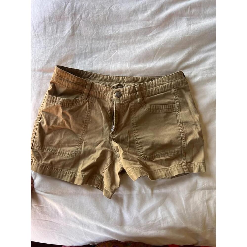 The North Face Khaki Shorts – Size M